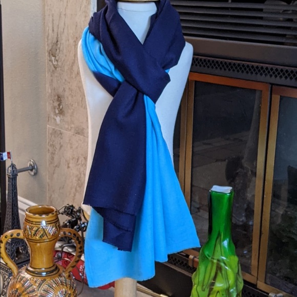 CASHMERE TWO TONE SCARF/WRAP - Picture 5 of 6